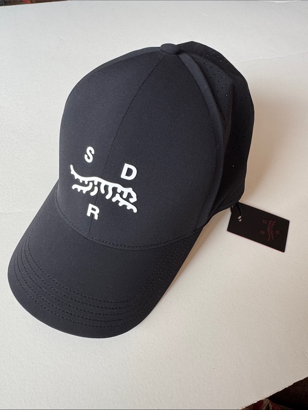 Sun Day Red Men’s L/XL Black Golf Cap White SDR Logo